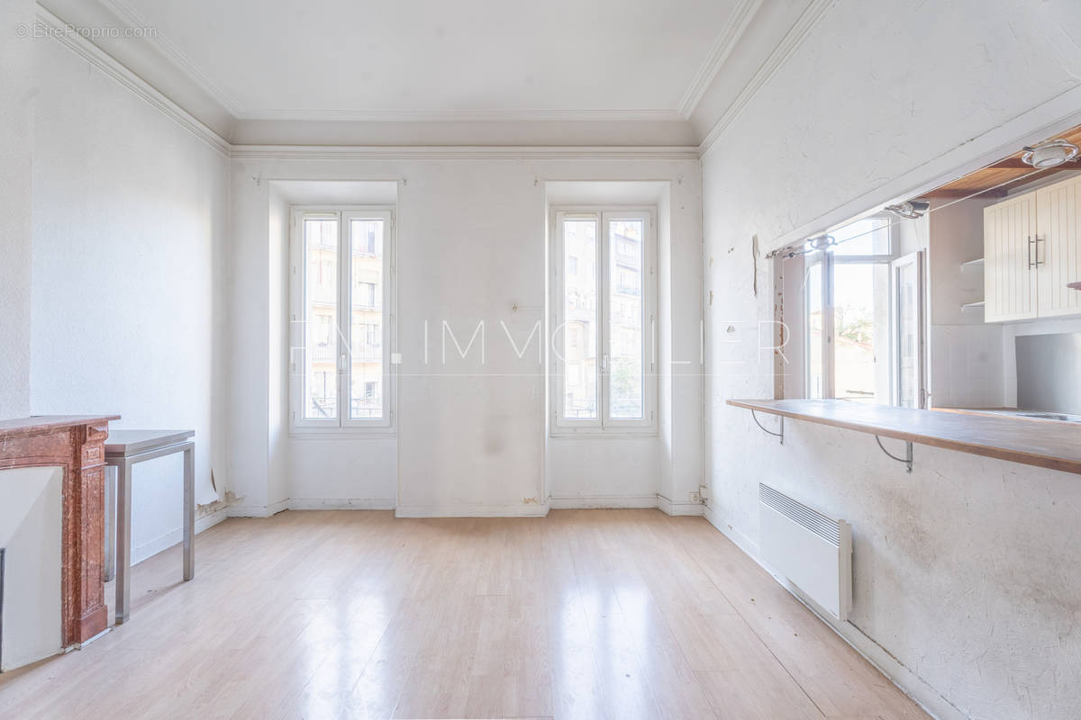 Appartement à MARSEILLE-5E