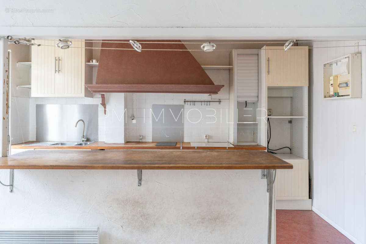 Appartement à MARSEILLE-5E