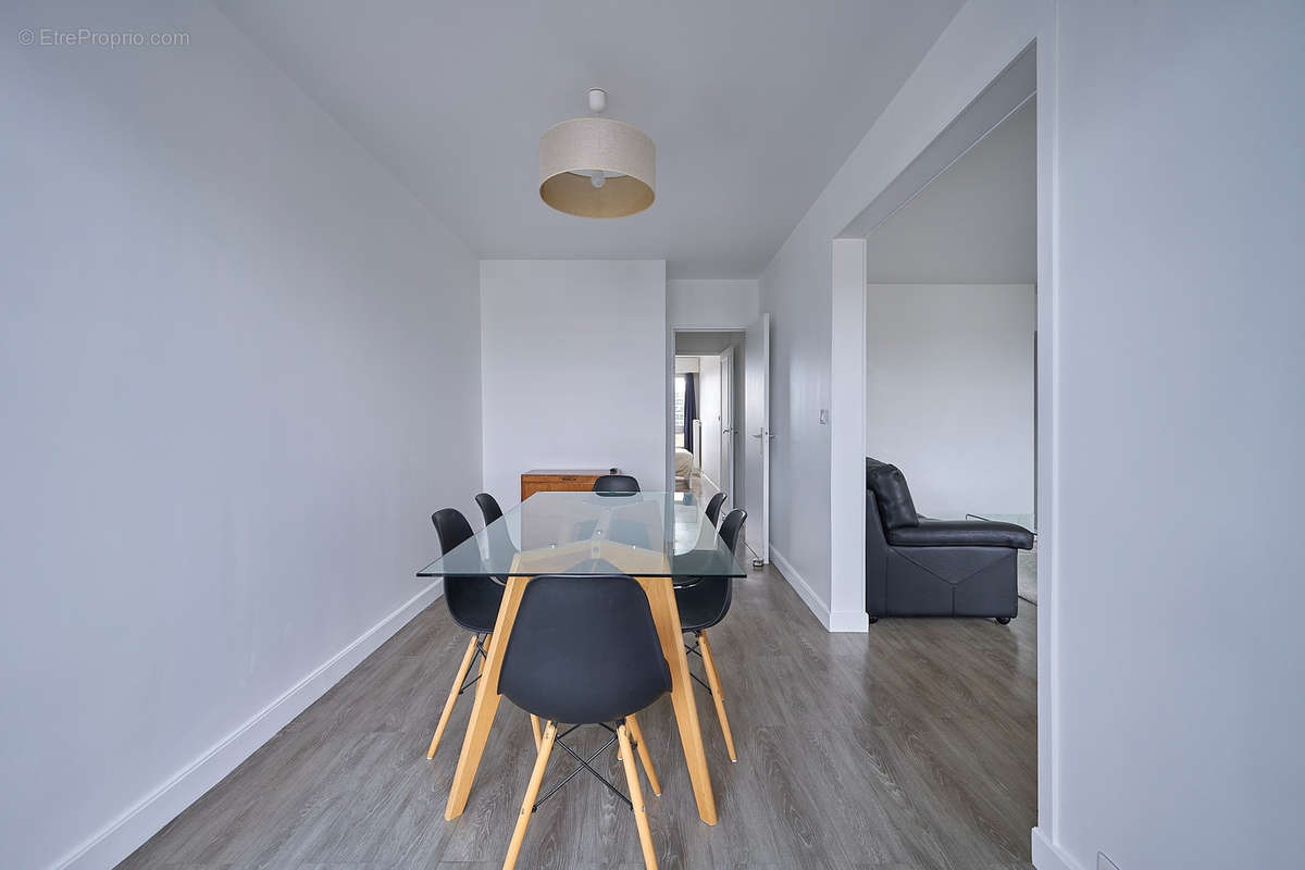 Appartement à COURBEVOIE