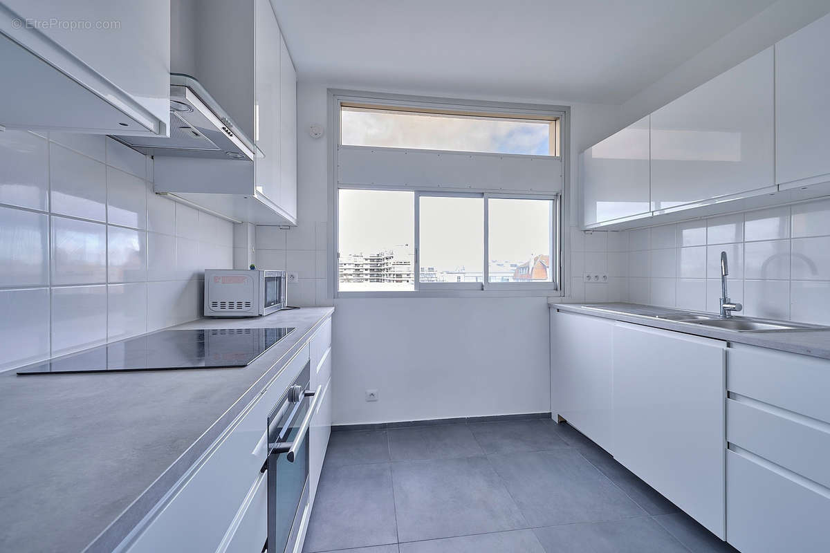 Appartement à COURBEVOIE