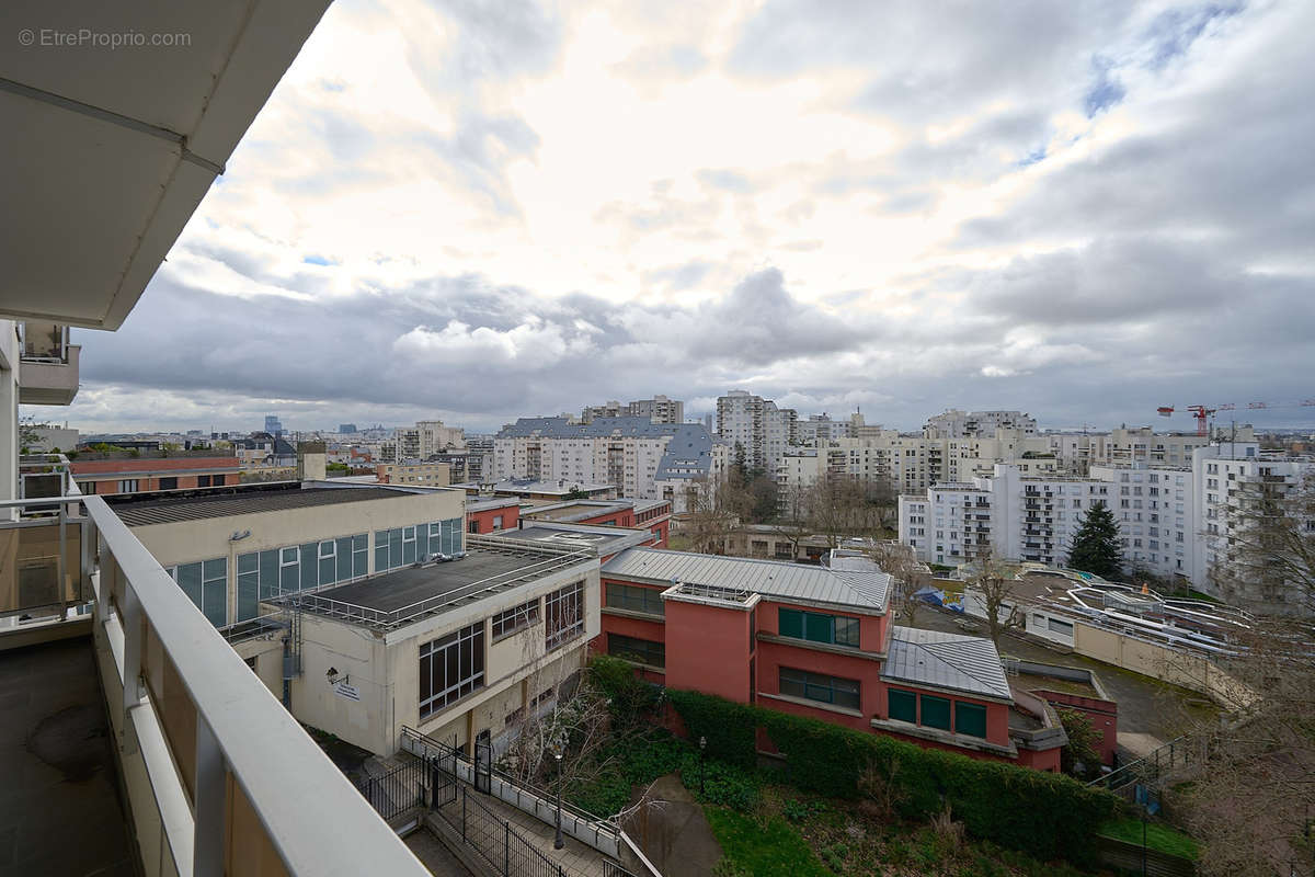 Appartement à COURBEVOIE