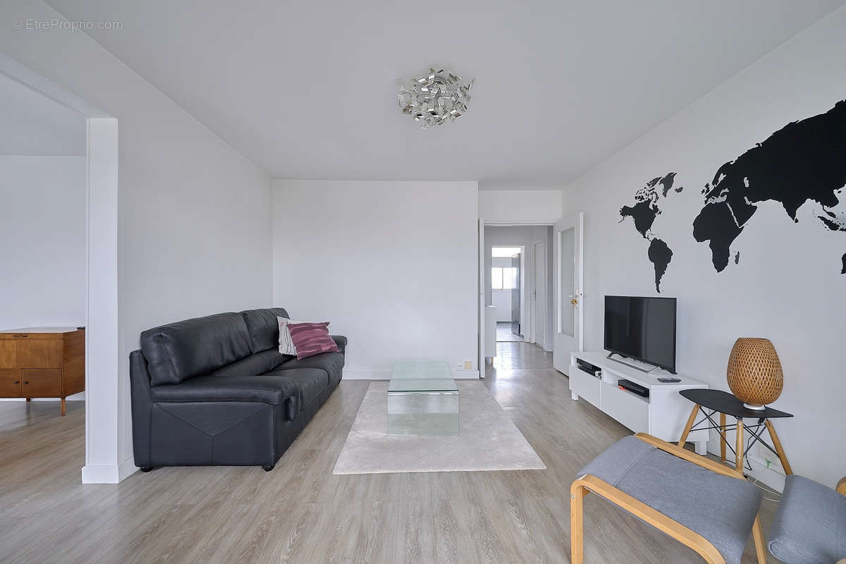 Appartement à COURBEVOIE