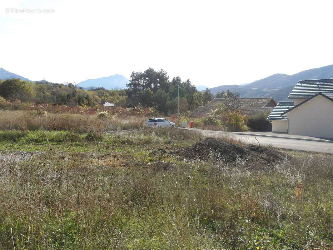 Terrain à CHORGES