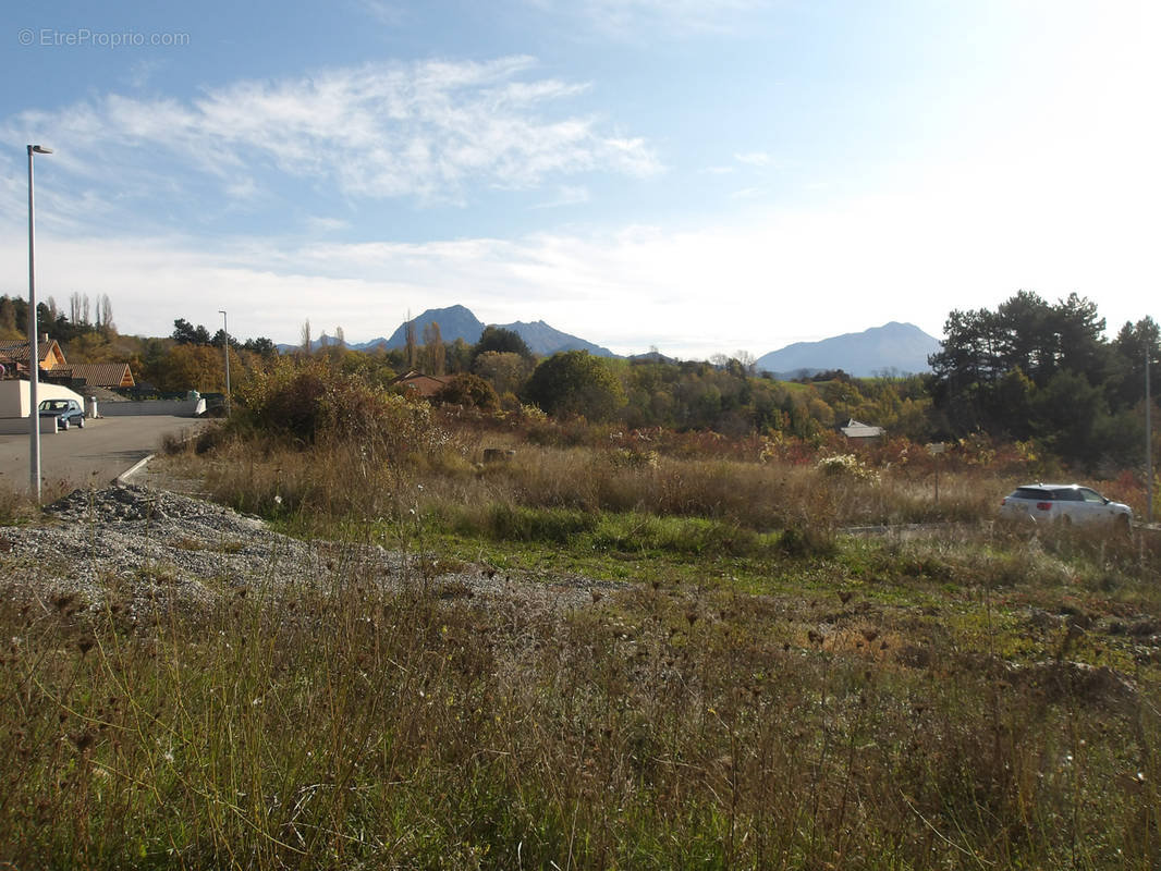 Terrain à CHORGES