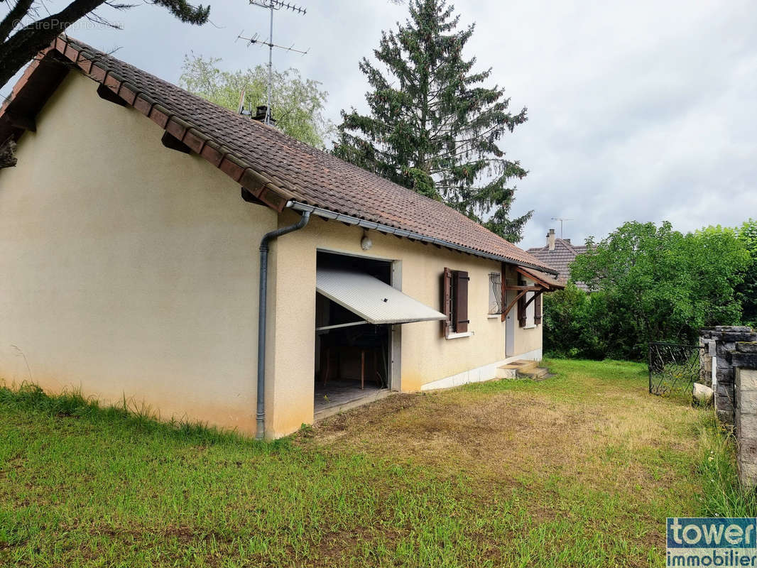 Maison à CHERVEIX-CUBAS