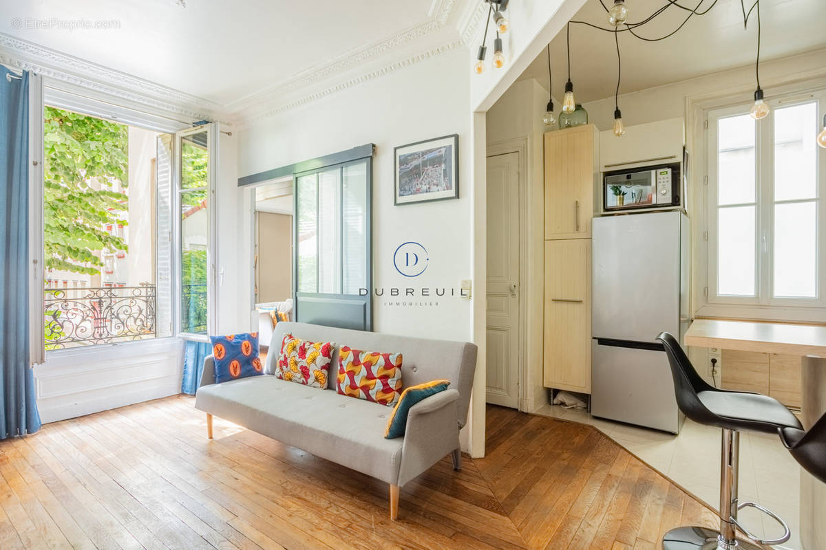 Appartement à COURBEVOIE