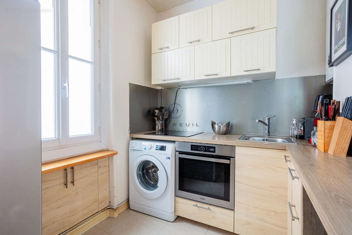 Appartement à COURBEVOIE