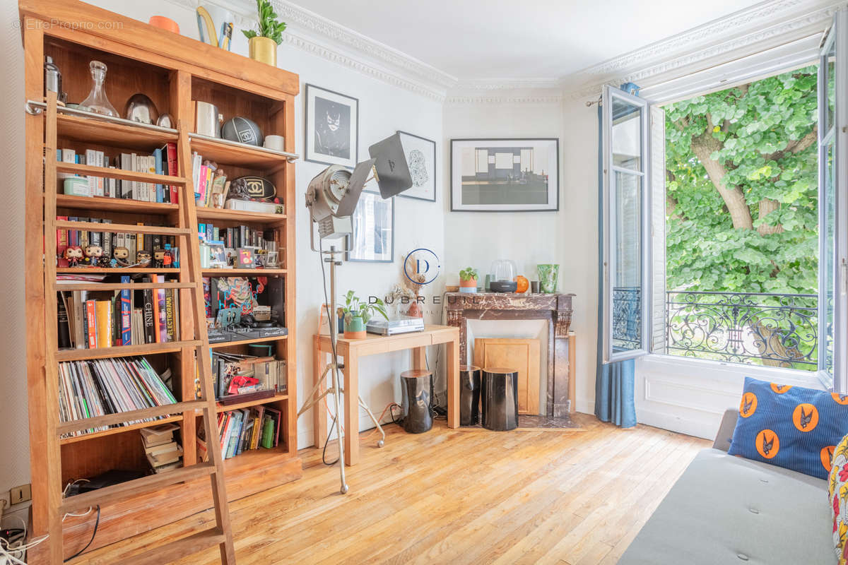 Appartement à COURBEVOIE