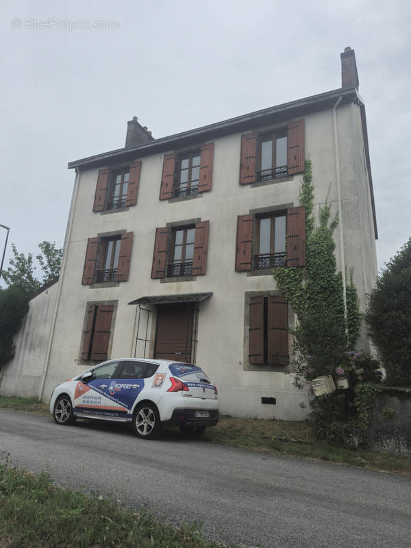 Appartement à SAINT-SULPICE-LAURIERE