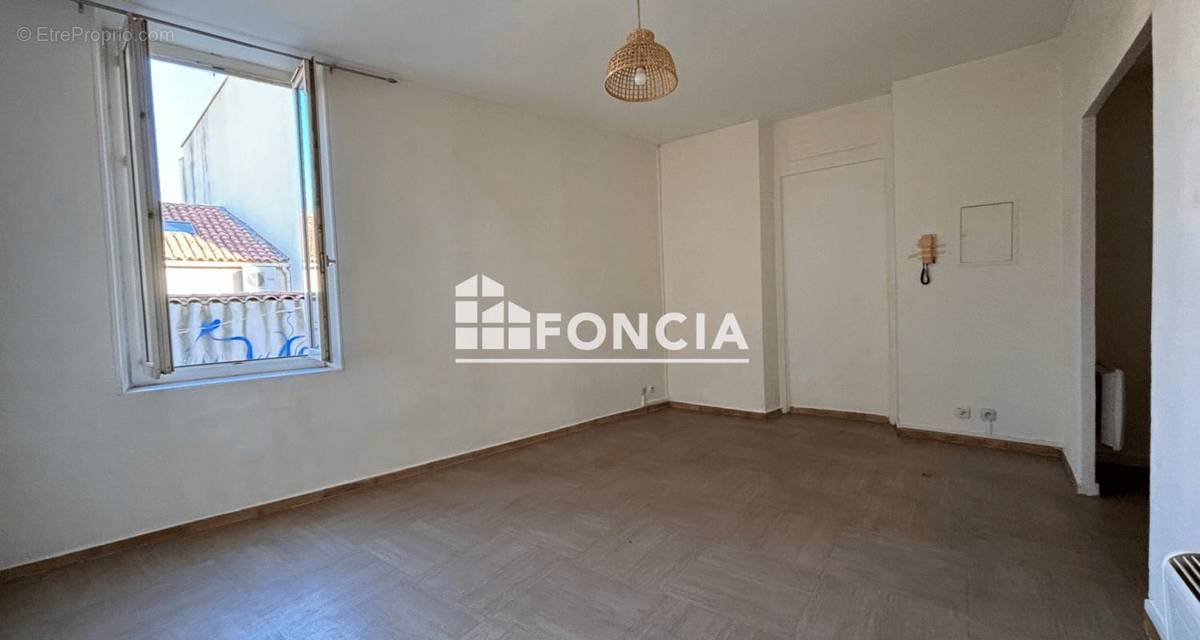 Appartement à MARSEILLE-3E