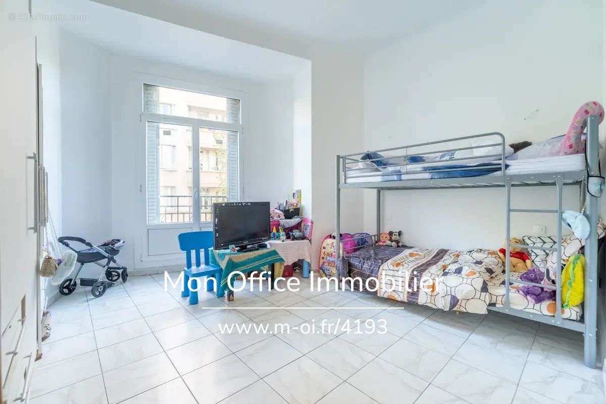 Appartement à MARSEILLE-1E