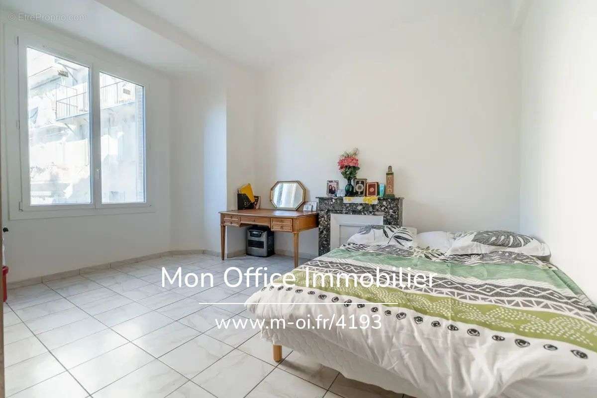 Appartement à MARSEILLE-1E