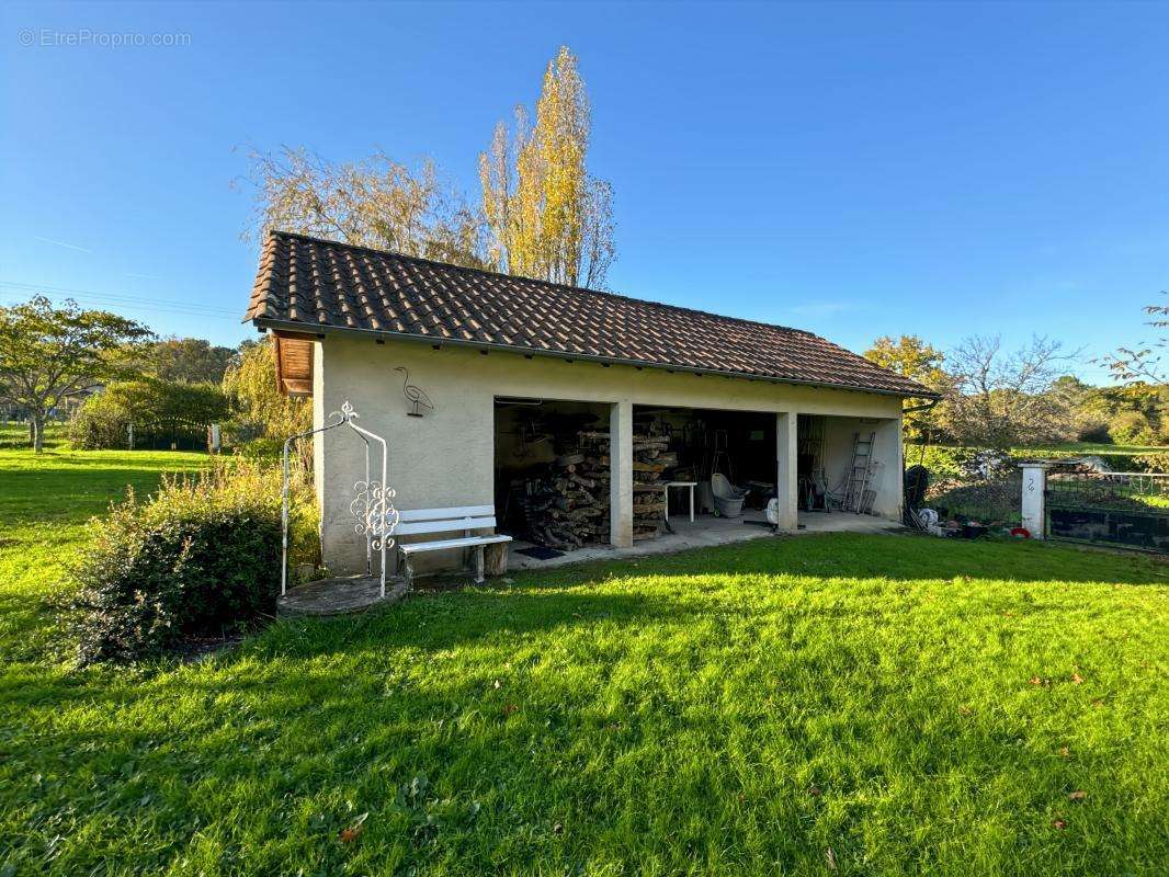 Maison à SAINT-GERMAIN-DU-SALEMBRE