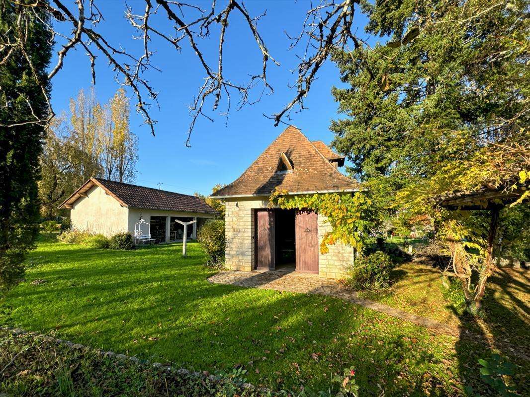 Maison à SAINT-GERMAIN-DU-SALEMBRE