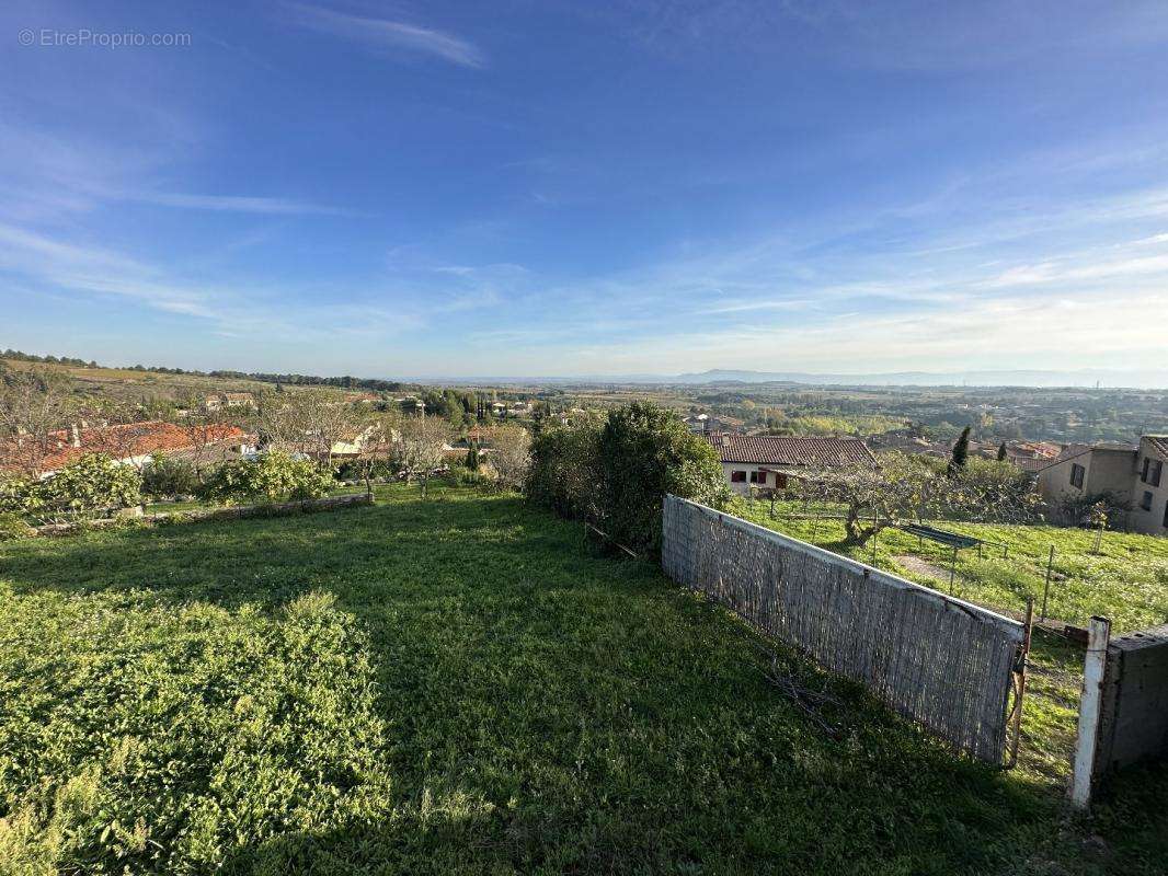 Terrain à CAUNES-MINERVOIS