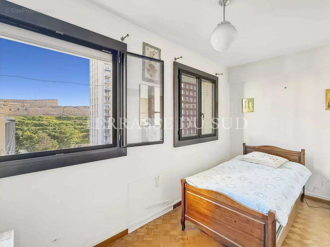 Appartement à MARSEILLE-7E