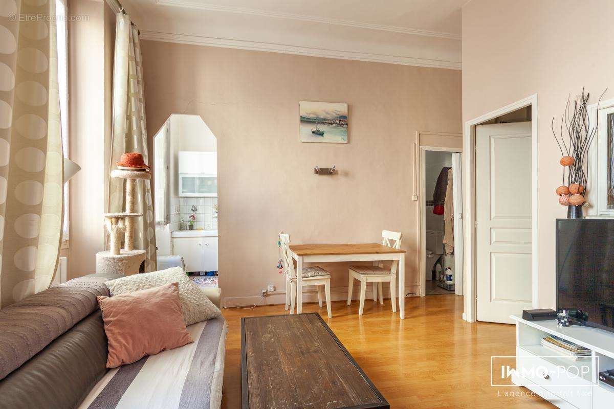 Appartement à MARSEILLE-5E