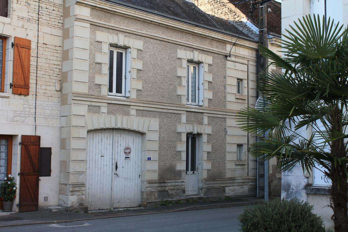 Maison à SAINT-GERVAIS-LES-TROIS-CLOCHERS