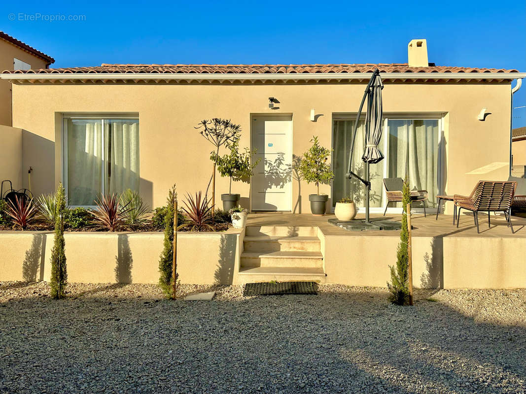 Maison à SAINTE-CECILE-LES-VIGNES