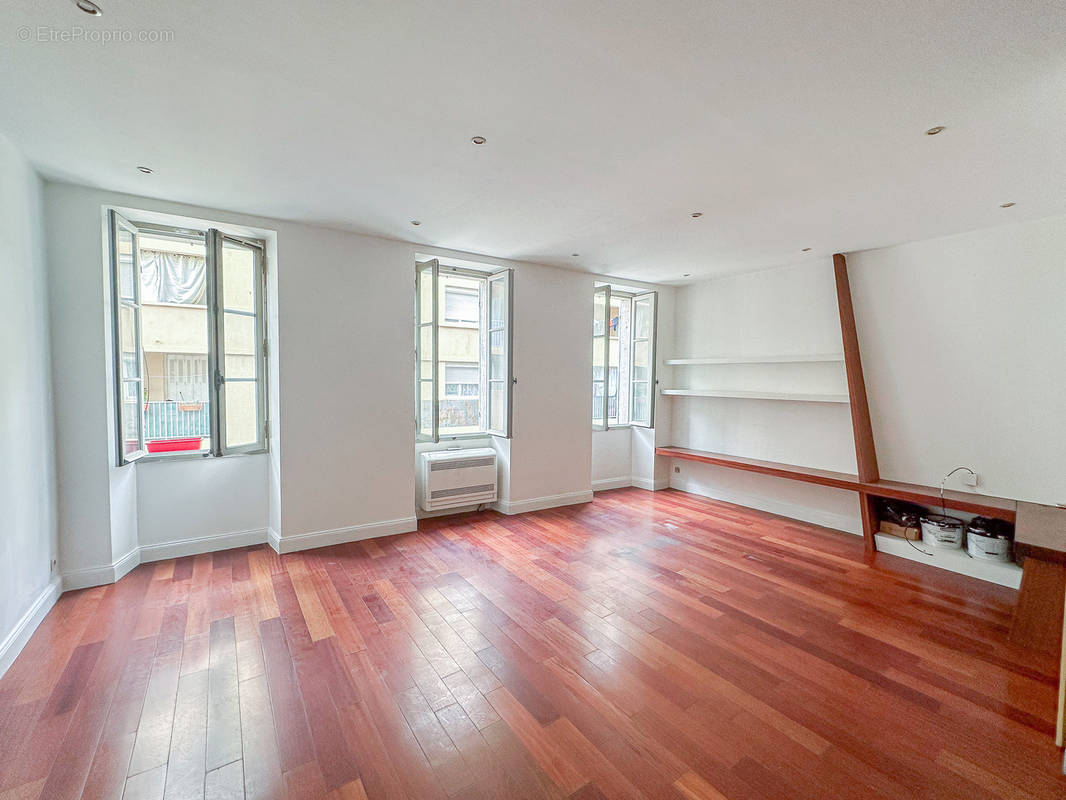 Appartement à MARSEILLE-3E