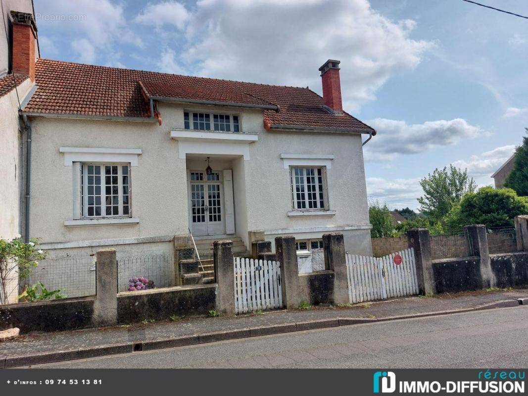 Maison à BOUSSAC