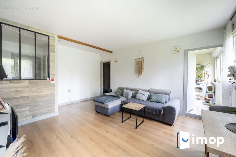 Appartement à VERNEUIL-SUR-SEINE