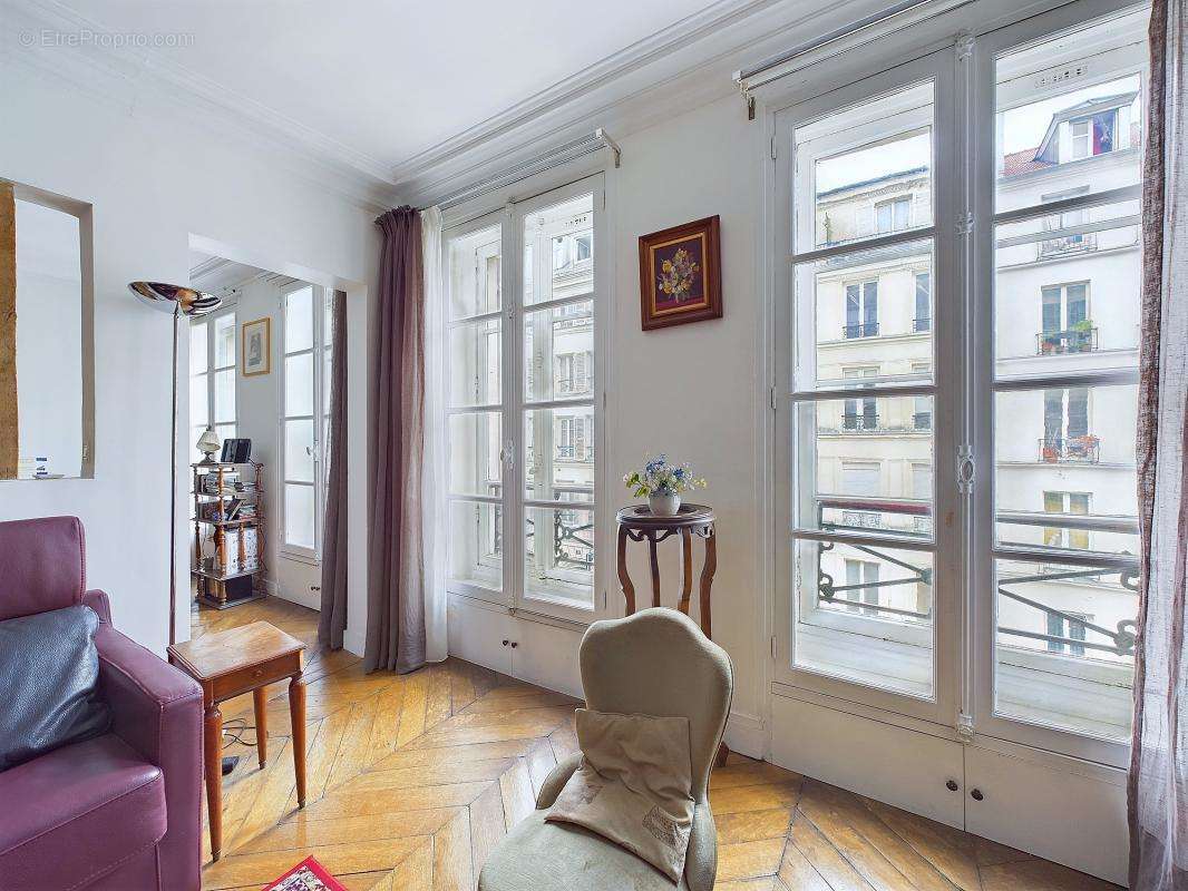 Appartement à PARIS-10E