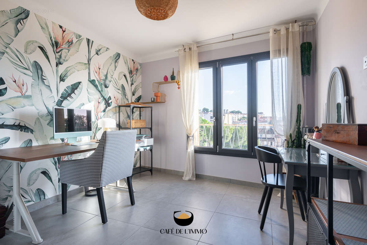 Appartement à MARSEILLE-4E