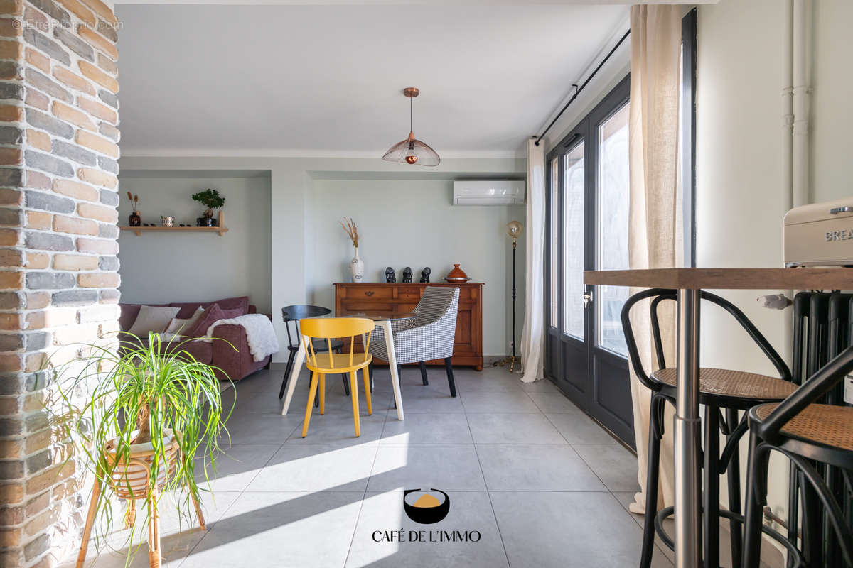 Appartement à MARSEILLE-4E