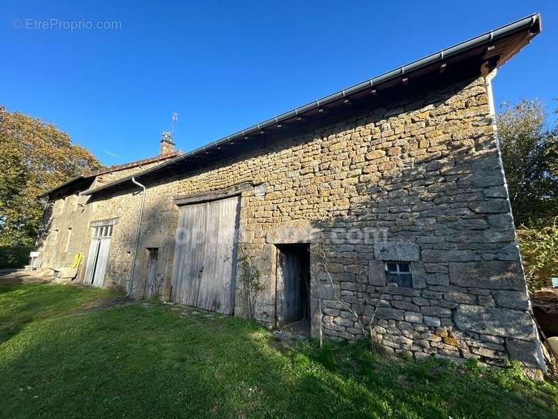 Maison à SAINT-LEGER-LA-MONTAGNE