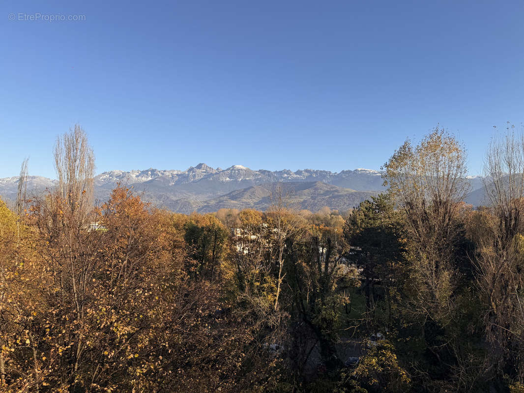 Appartement à MEYLAN