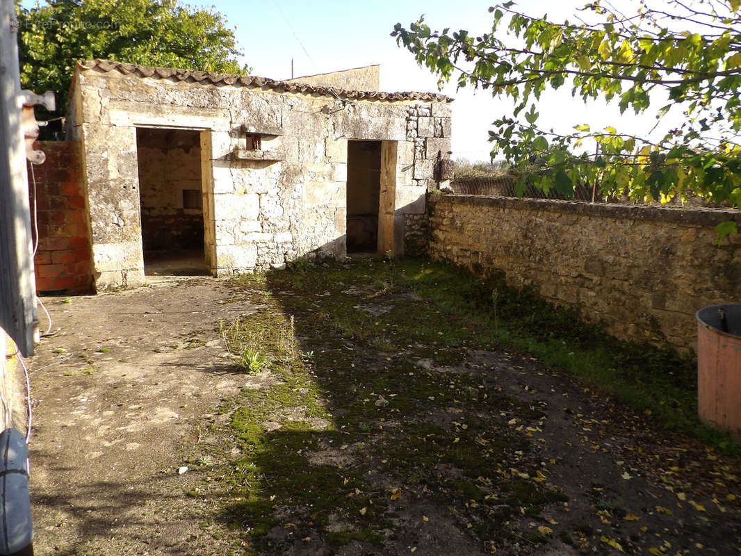 Maison à SAINT-SAVINIEN