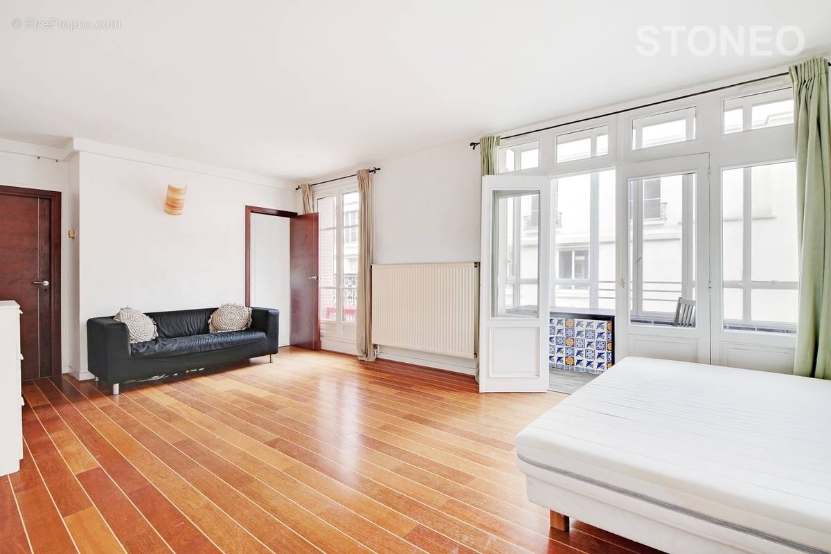 Appartement à PARIS-2E