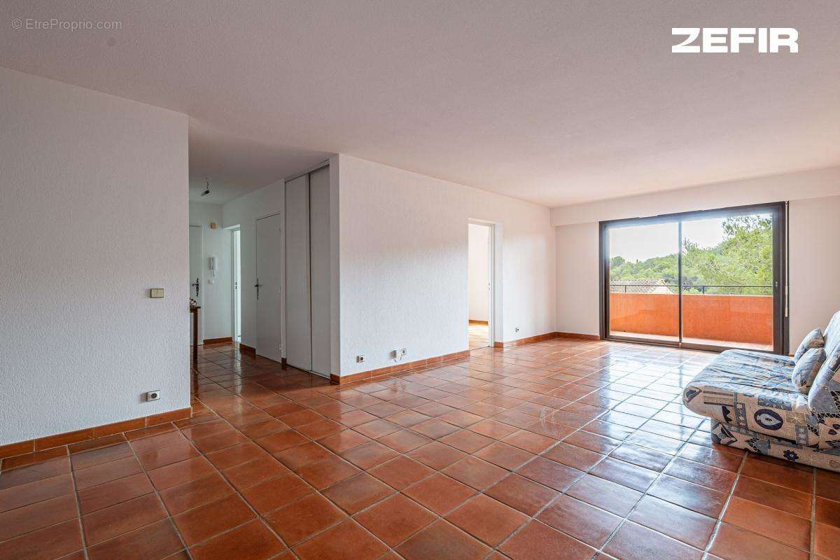 Appartement à MOUGINS