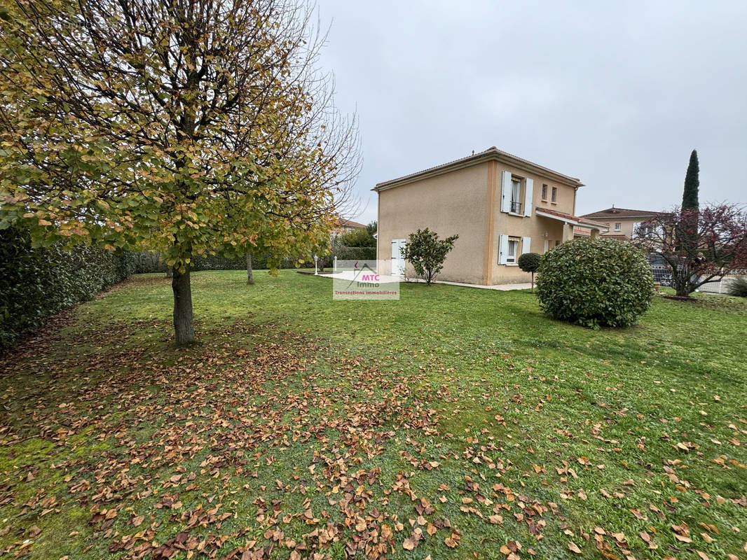 Maison à SAINT-BONNET-DE-MURE