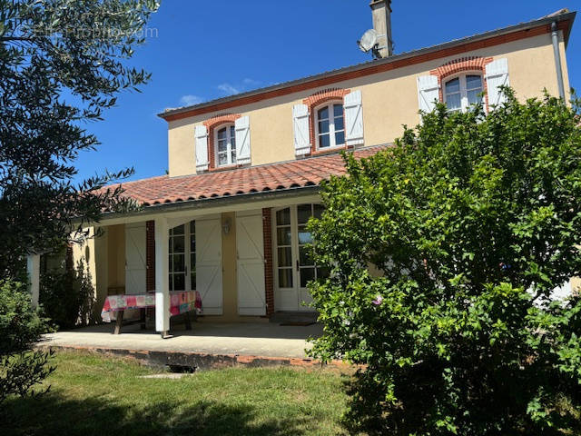 Maison à MONTBETON