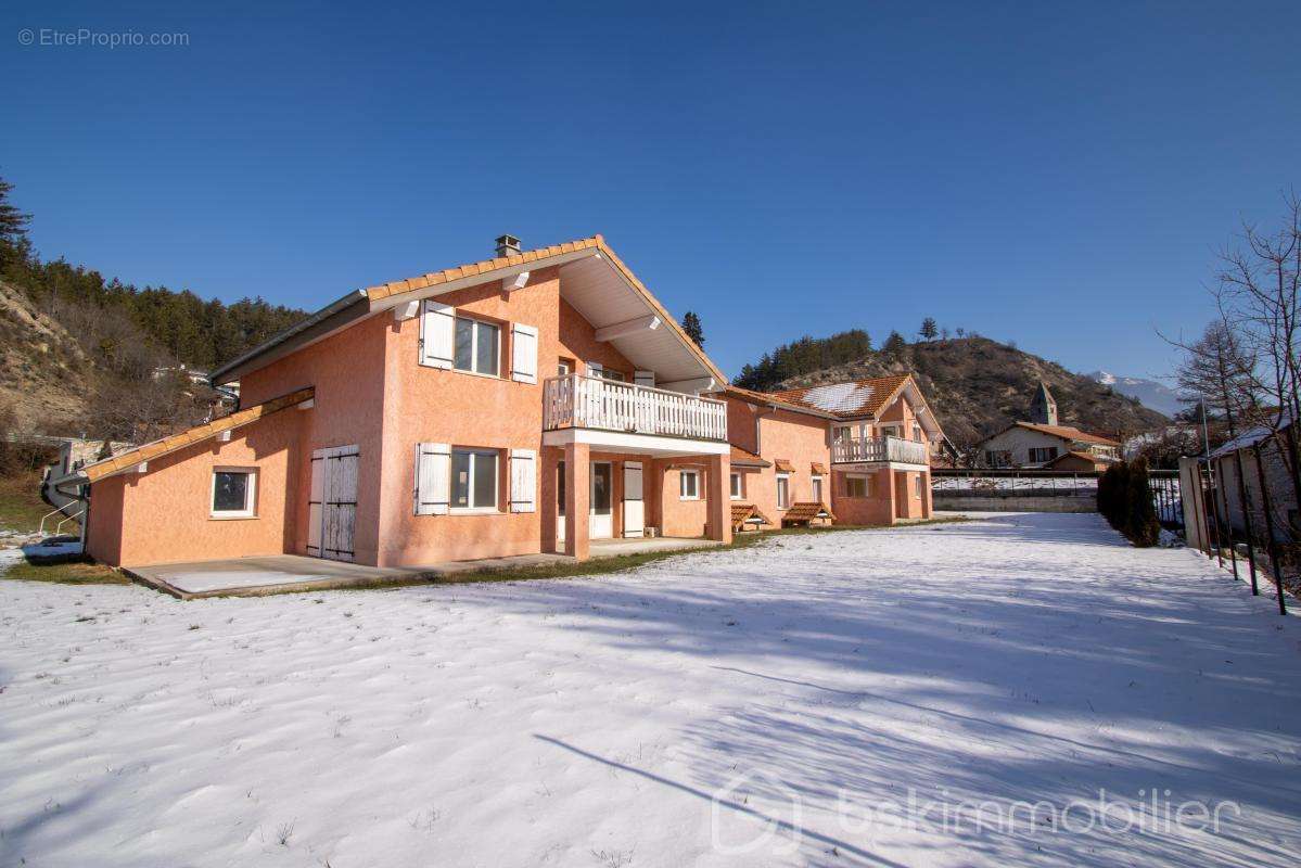 Maison à LA ROCHE-DES-ARNAUDS