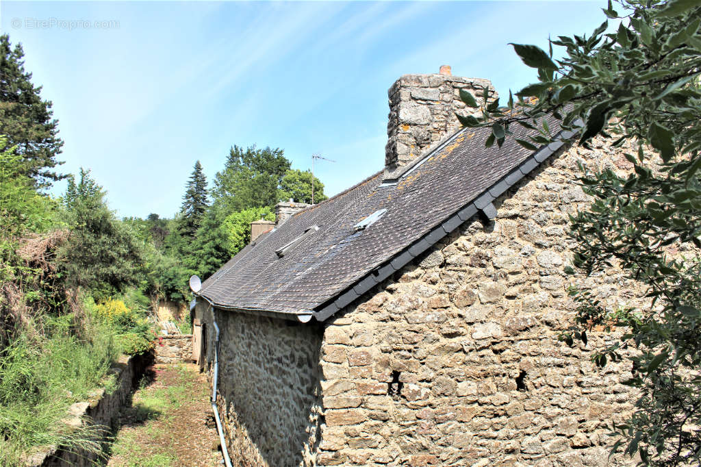 Maison à SAINT-CARREUC