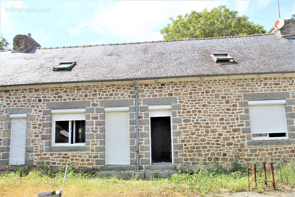 Maison à SAINT-CARREUC