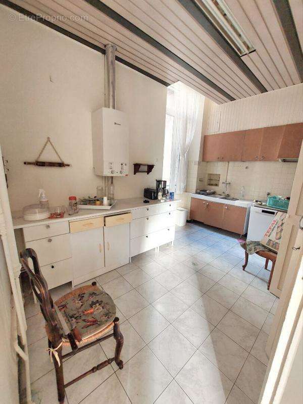 Appartement à MARSEILLE-1E