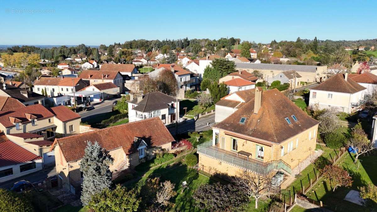 Maison à GOURDON