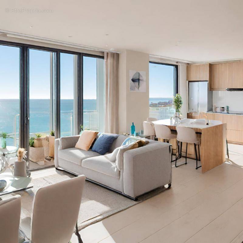 Appartement à VILLENEUVE-LOUBET