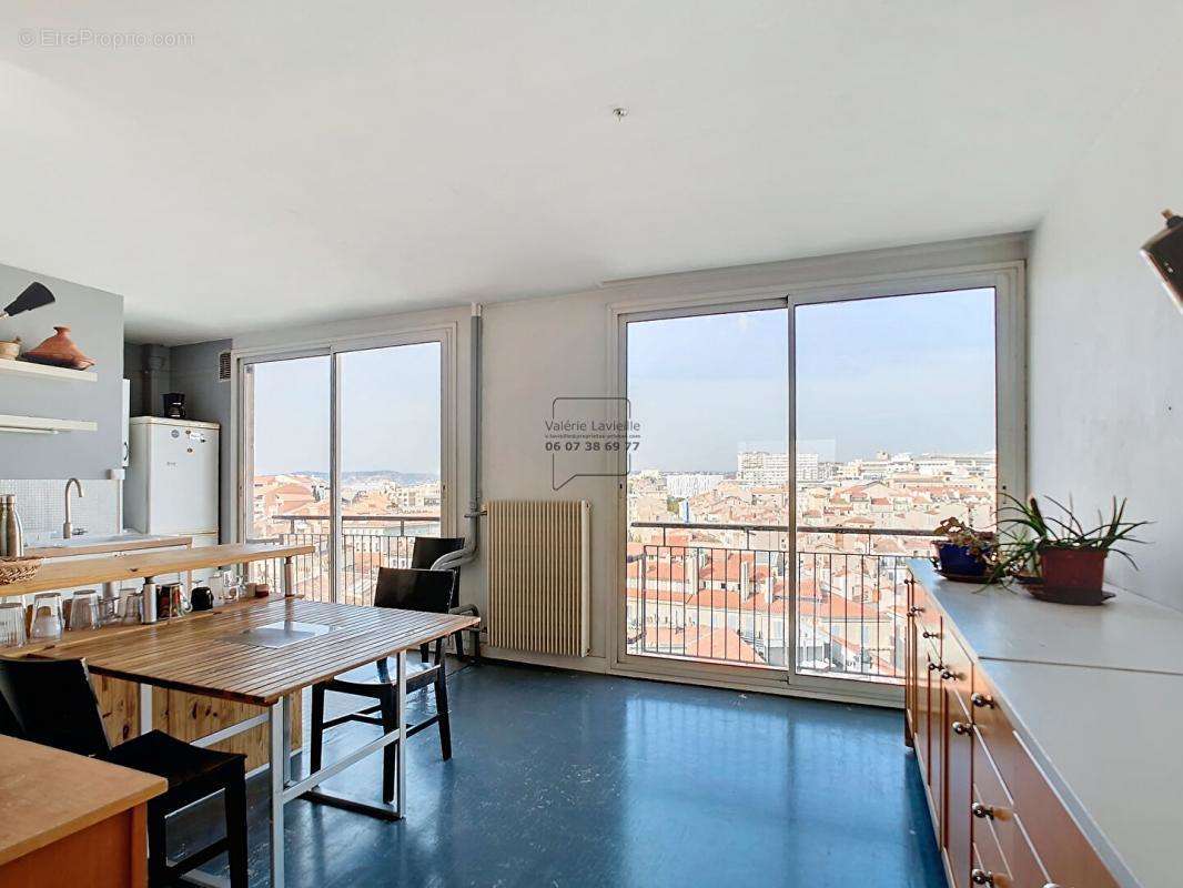 Appartement à MARSEILLE-1E