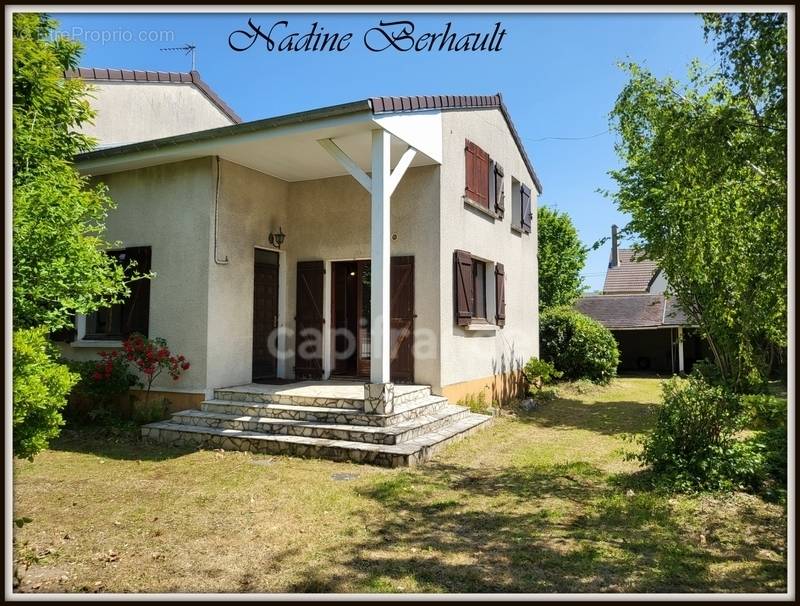 Maison à SAINTE-GENEVIEVE-DES-BOIS