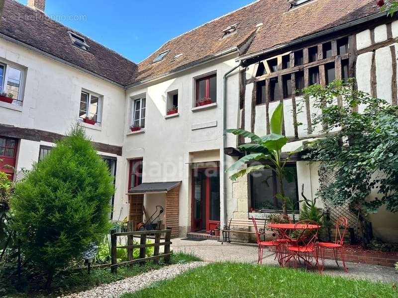 Maison à AUXERRE