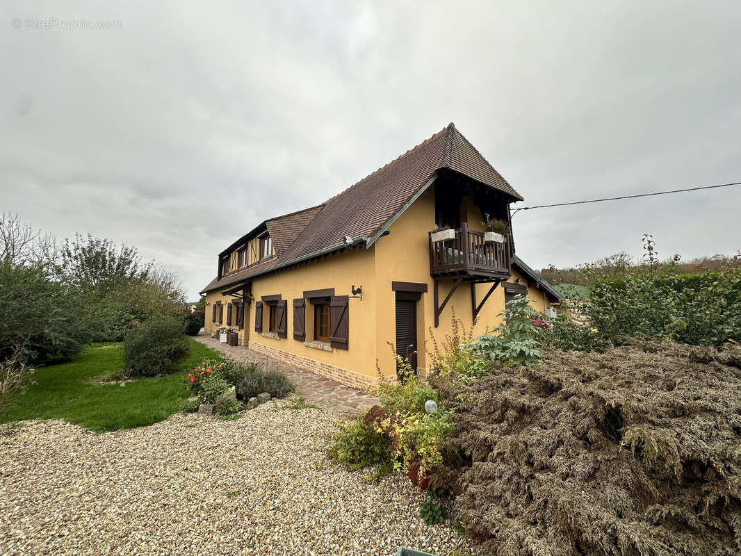 Maison à AMFREVILLE-LA-CAMPAGNE