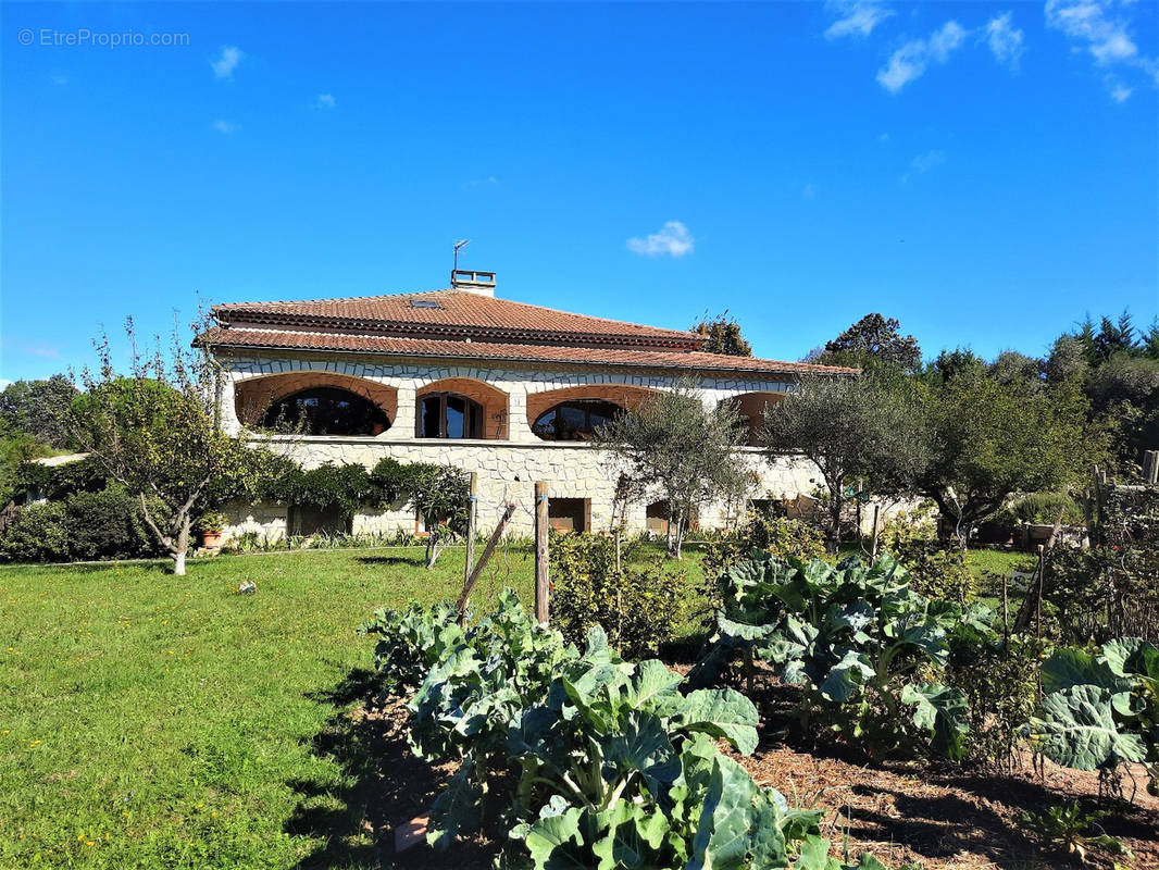 Maison à RUOMS