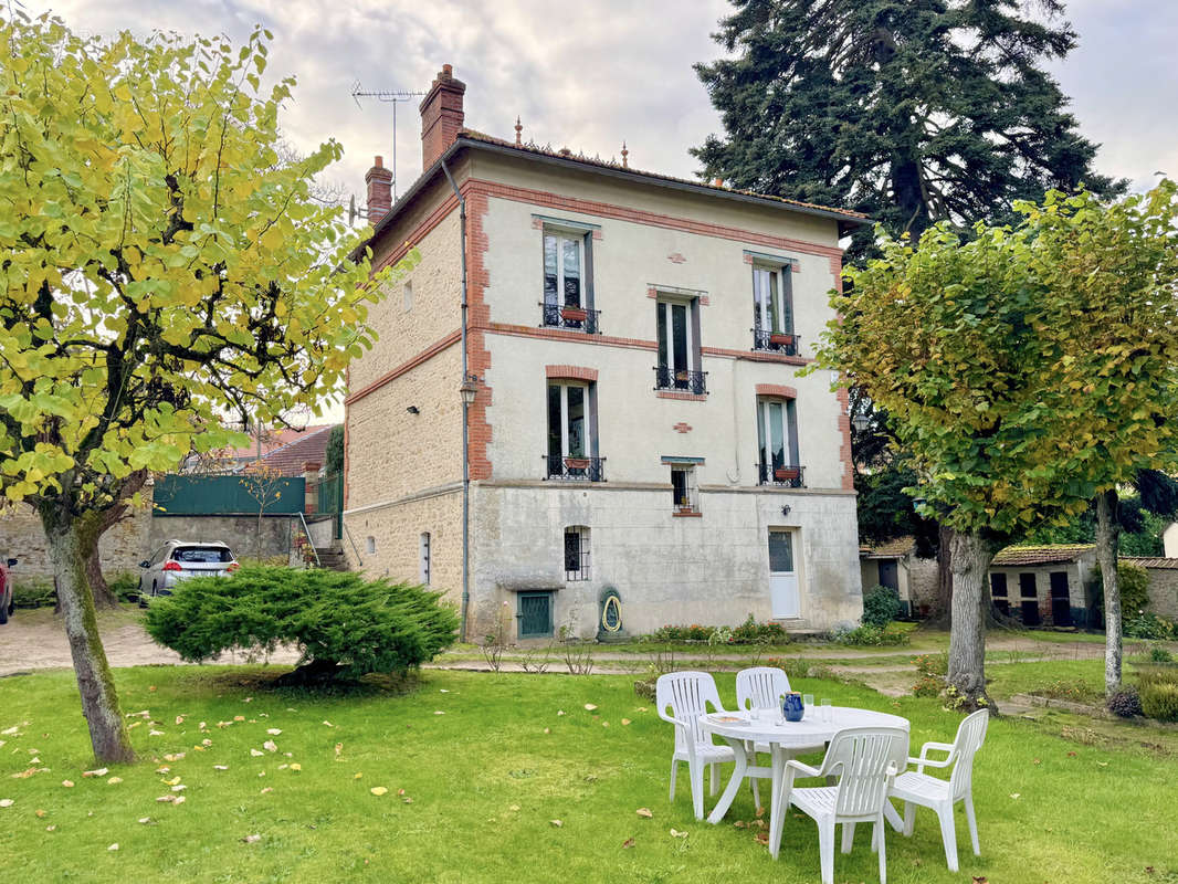 Maison à MILLY-LA-FORET