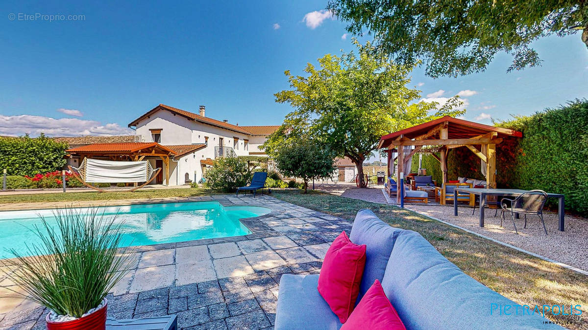 Vue du jardin - Maison à DRACE