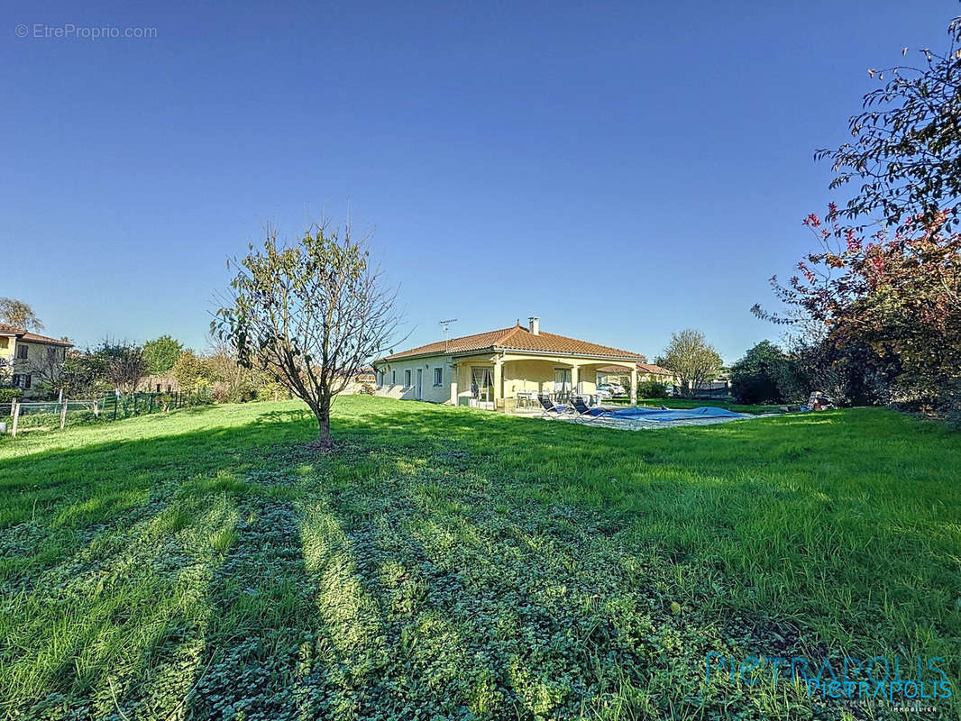 TERRAIN DE 1297 M² AU CALME - Maison à SAINT-ANDRE-D&#039;HUIRIAT